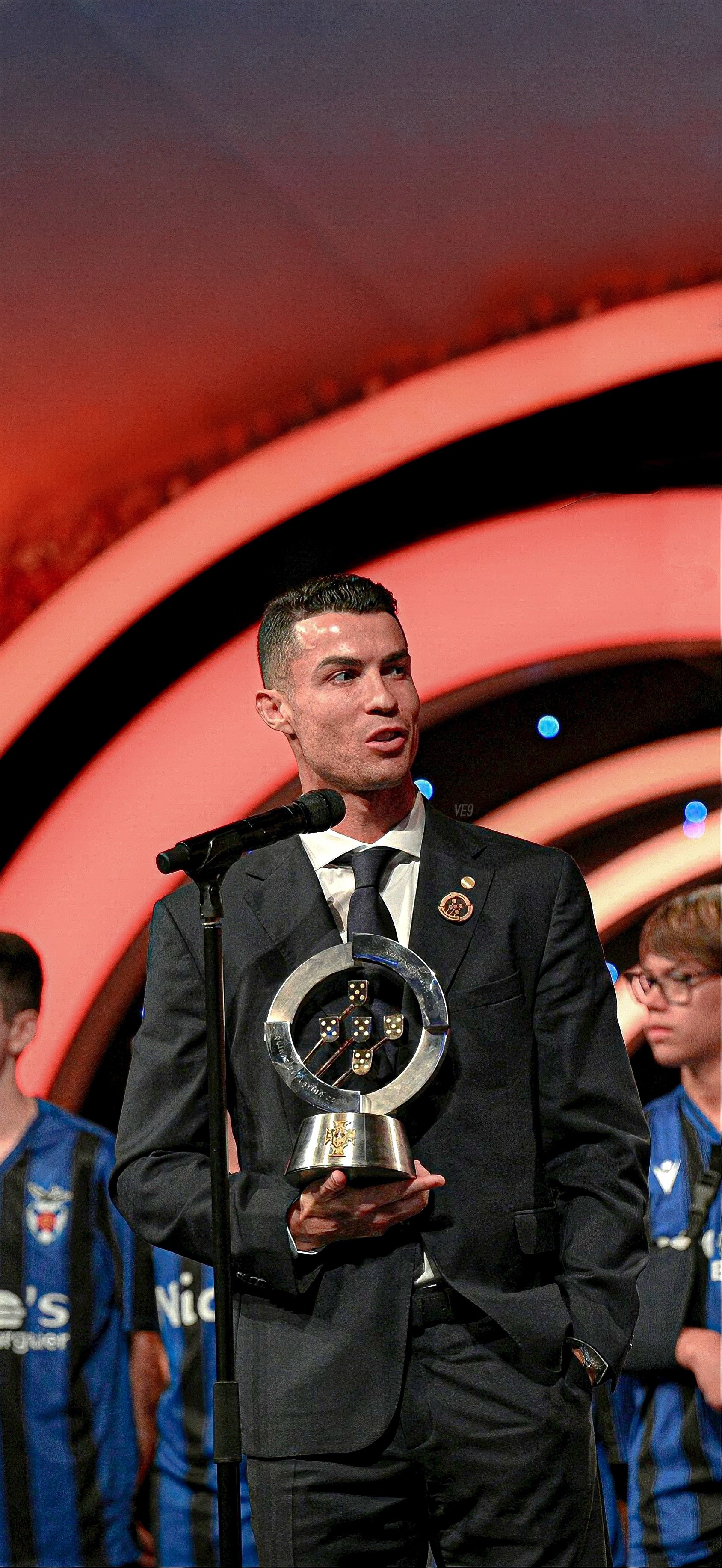 开云下载-C罗官方宣布刷新纪录新规，DWG引发争议！全场沸腾不已的简单介绍